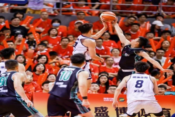 欧篮联帕纳辛奈科斯迎战皇马 纳恩与坎帕佐后场对决谁掌控节奏